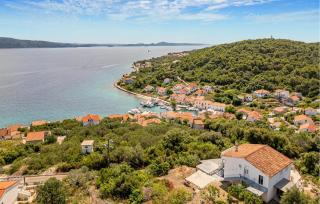 Nice Apartment In Veli Iz - 3