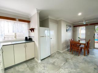 Ocean Shores Down - Burrum Heads- Riverfront - Pool - 2BR - Woodgate - 5