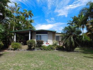 Moonshadow-Burrum Heads- Beachfront- 3BR- Water Views - Burrum Heads - 8