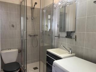 Spacieux T2 pour 4p avec terrasse, parking privé à 400m de la plage, quartier animé, animaux OK - FR-1-799-9 - 2