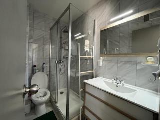 Spacieux T2 climatisé avec véranda, 150m plage, PKG, au cœur de la Grande Plage - 4 personnes - FR-1-799-20 - 5