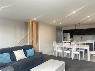 Modern luxury four bedroom house - Christchurch - 7