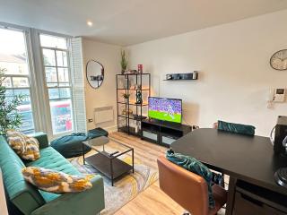 Cosy High Street Apartment 30 seconds from station - Londra - 0