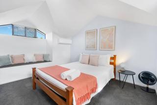 The Loft - Trendy Coastal Charm with Pool - Cairns - 2