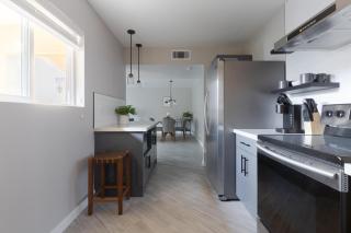 Modern Chic Condo In Midtown w Pool & Hot Tub - 2