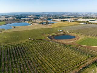 Panoramic Views on Pinnacle - 3 Bedroom Farm Stay - Canobolas - 1