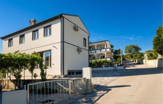 Stunning Apartment In Rtina With Wifi - Rtina - 9