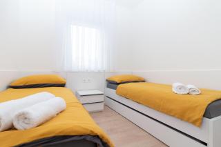Modern luxury apartment Karla with pool, near the beach - by Tourist Agency Leut - Privlaka - 9