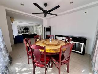 PENTHOUSE MARINA COURT VACATION HOME 5 BEDROOMS KOTA KINABALU 15pax - 7