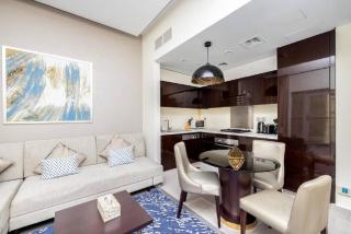 Modern with Stunning City View in Damac Majestine - Dubai - 6