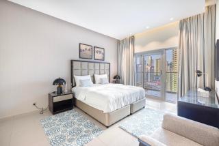Modern with Stunning City View in Damac Majestine - Dubai - 2