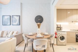Stunning 1BR Apartment in Azizi Riviera 42, Al Merkadh by Deluxe Holiday Homes - Dubai - 9