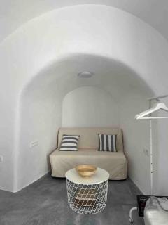 Unique small stonehouse at Thira - 3