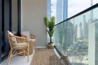 High Floor l Great amenities l Fit 2 - 6