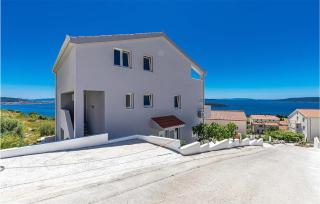 Beautiful Apartment In Seget Donji - Seget Donji - 3