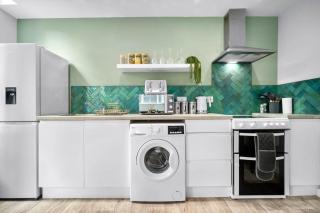 Stylish Apartment - Secure Parking - Gated Development - Near JQ & Birmingham City Centre 6SH - 5