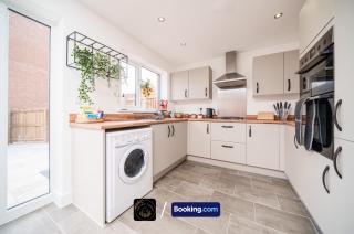 Manchester 3-Bed House, Free Parking & WiFi - Manchester - 9