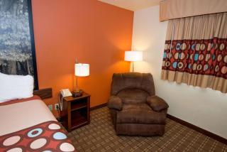 Super 8 by Wyndham Altoona - Altoona - 2