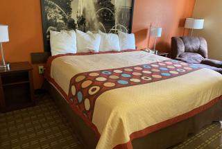 Super 8 by Wyndham Altoona - Altoona - 4