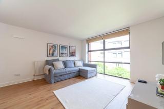 A Stylish Newly Refurbished Flat with City Access - Londra - 0