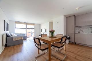 A Stylish Newly Refurbished Flat with City Access - Londra - 8
