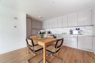 A Stylish Newly Refurbished Flat with City Access - Londra - 2