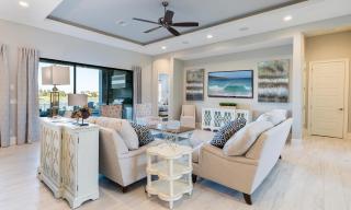 Upscale 8 Bdrm Villa with Home Theater at Reunion - 4