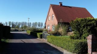 Freistehendes Haus mit großem, eingezäunten Garten, Sauna, Kamin - Krummhörn - 9