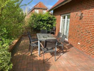 Freistehendes Haus mit großem, eingezäunten Garten, Sauna, Kamin - Krummhörn - 5