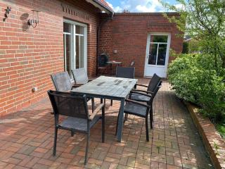 Freistehendes Haus mit großem, eingezäunten Garten, Sauna, Kamin - Krummhörn - 8