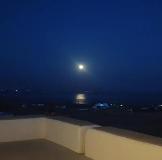 White house with sea view (number 2) - 9
