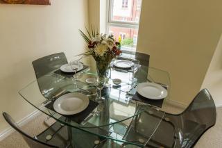 Sawadee Apartments - Warwick - 8