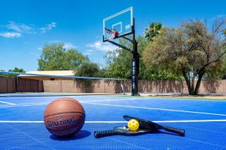 Pickleball & Putt Putt Pool Hot Tub Loungers - Scottsdale - 7