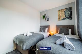 Cosy 4-Bed House l Garden l Free Parking l WiFi l Specious l Hosted by The Cosy Corner Nationwide - 3