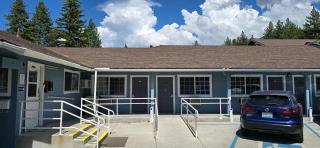 Bluebird Day Inn & Suites - South Lake Tahoe - 1