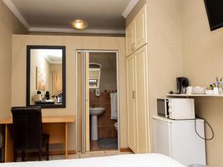 Ikhutse Manor Guesthouse - Mahikeng - 5