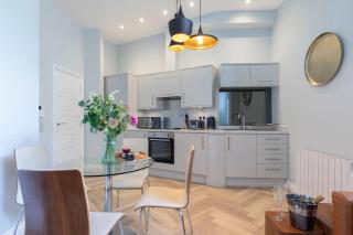 Elliot Oliver - Stylish 2 Bedroom Town Centre Apartment - Cheltenham - 8