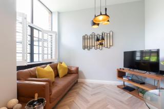 Elliot Oliver - Stylish 2 Bedroom Town Centre Apartment - Cheltenham - 9