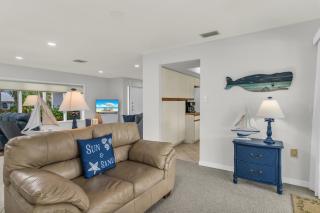Blackmore Beach House I Beach Retreat in Tigertail - 2