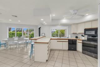 Blackmore Beach House I Beach Retreat in Tigertail - 1