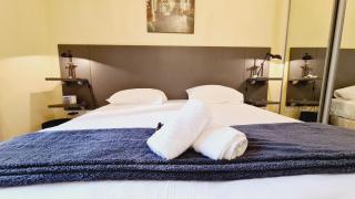 Cannes conseil immo - Heart of Cannes, 2 rooms, 2 bathrooms in front of old Port -ELS- - Cannes - 2