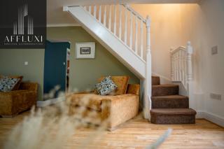 Ironbridge Hot Tub Retreat - Sleeps 10 - 2