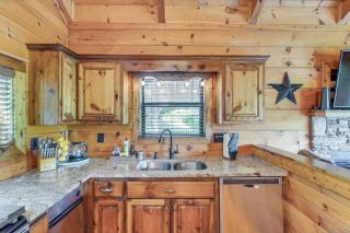 Private Hot Tub Riverfront Cabin in Murphy - Murphy - 3