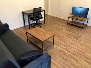 Private apartment with 3 bedrooms and 1 bathroom only 15 minutes to Newark International Airport EWR - Elizabeth - 0