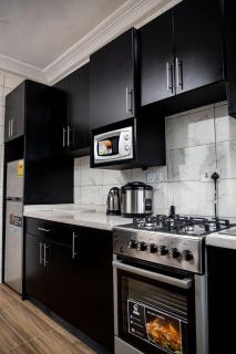 Richview Luxury Apartment - 6