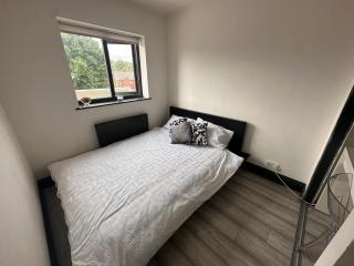 Four Bedrooms and Two Bathrooms up to Nine People - Birmingham - 3