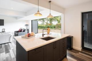 Host & Stay - The Stable - Dalbury Lees - 2