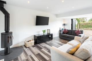 Host & Stay - The Stable - Dalbury Lees - 1