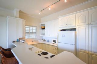 Casual Beachfront Studio with Pool apts by Bluescape - Bridgetown - 4