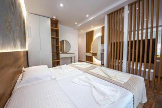 Downtown Boutique Studios - 7